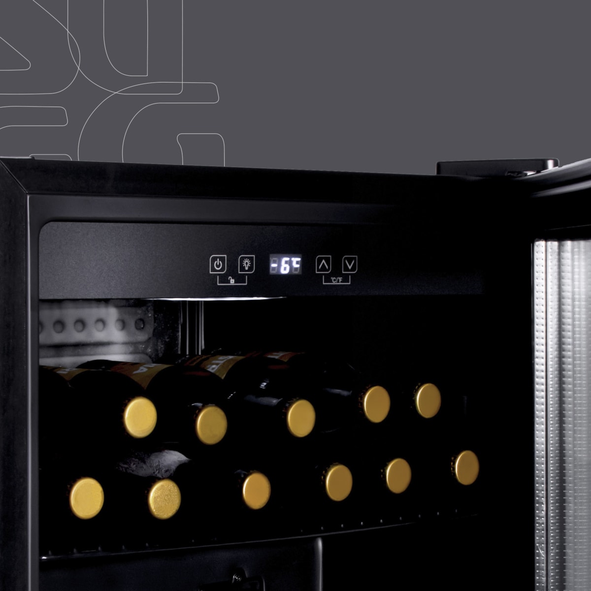 Cervejeira Suggar 48L Preta com Porta de Vidro - Imagem principal - 0279e8e5-eef2-44ea-8b25-e3c67eb3681c