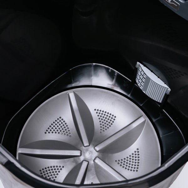 Tanquinho Neo Eco 10KG Preta Suggar - Imagem principal - e8479e40-ccc9-4238-8066-c197ac2465d9